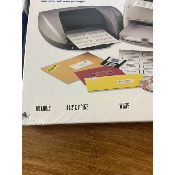Quill universal print labels 8 1/2”x 11”- white- 200 labels- New box damage - Picture 2 of 4